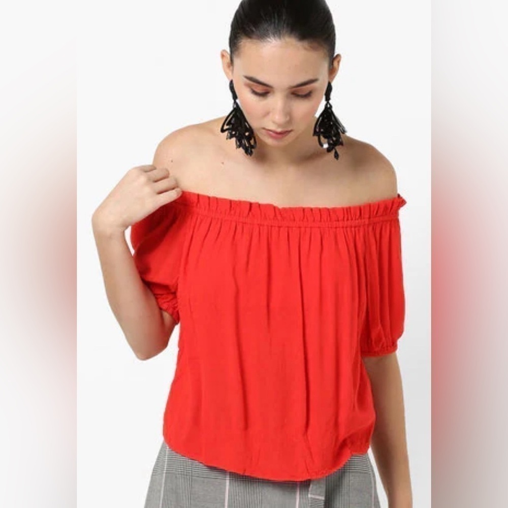 Only Off-the-Shoulder Crop Top – Red – New with Tags (Size EU 40 / US M)